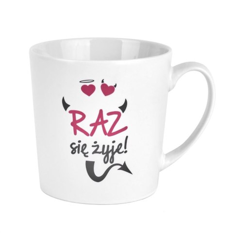 Grzeczne dziewczynki idą do nieba Kubek z napisem Grzeczne dziewczynki idą do nieba Kubek z napisem