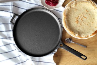 PATELNIA ŻELIWNA 28cm DO NALEŚNIKÓW PIZZY 2660 BRUNBESTE